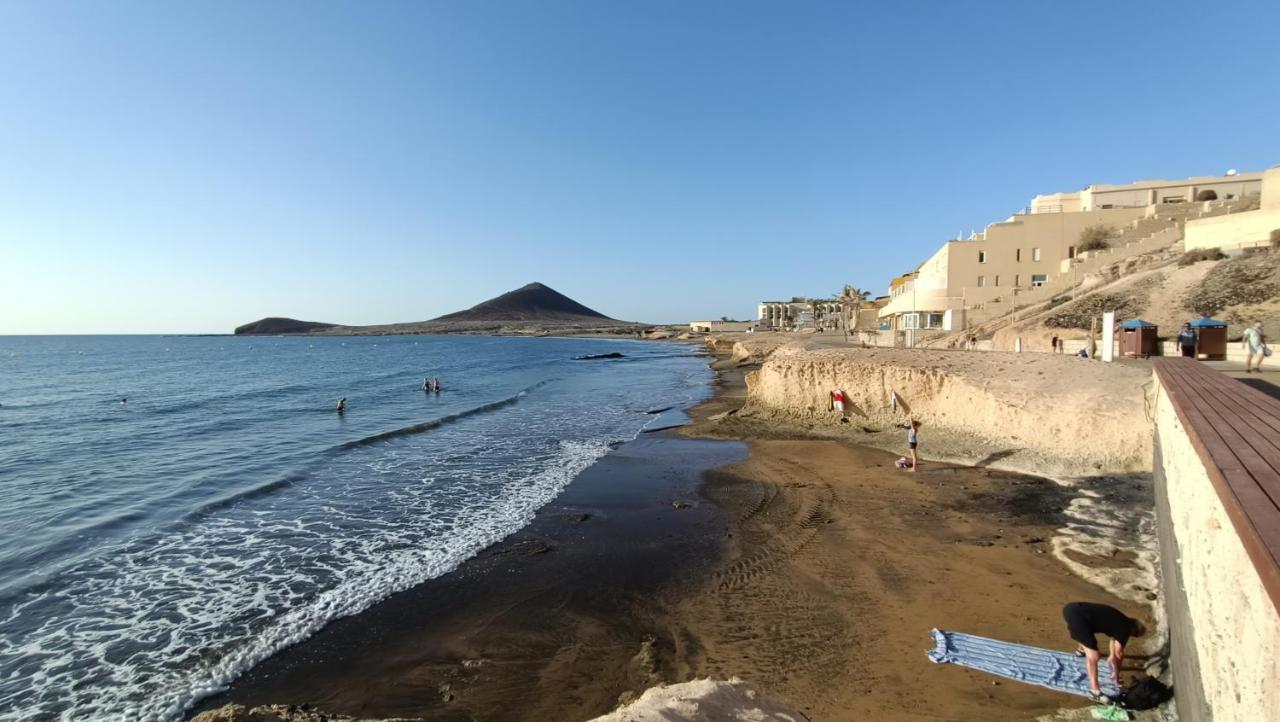 Views Of Beach, Two Apartamento *